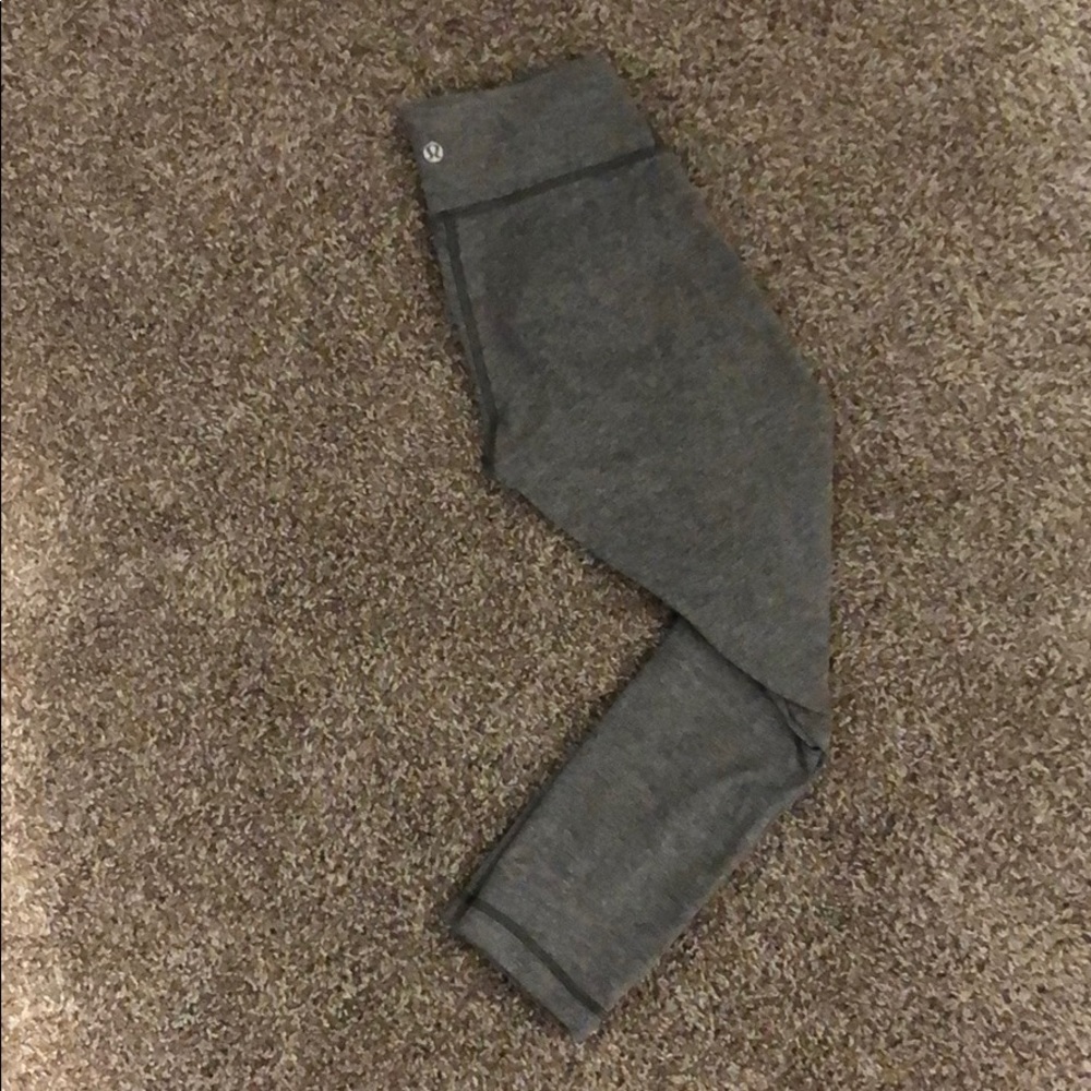 lululemon cropped 22” yoga pants